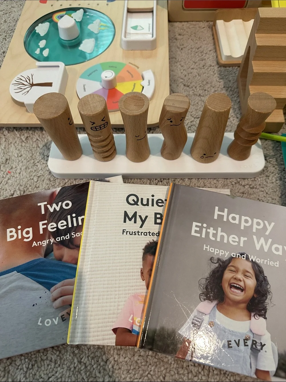 Lovevery Observer Montessori playkit